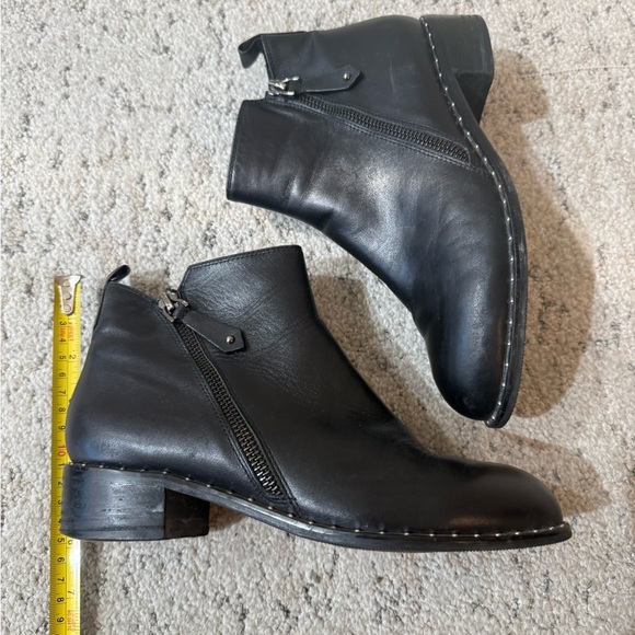 Sendra studded size 7 EUC near new Black Ankle Booties with Zipper - Picture 8 of 15